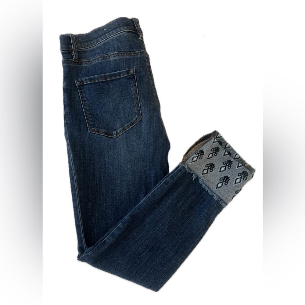 LOFT girl’s Indigo Ankle Jeans with Patterned Cuff.  Size 29.